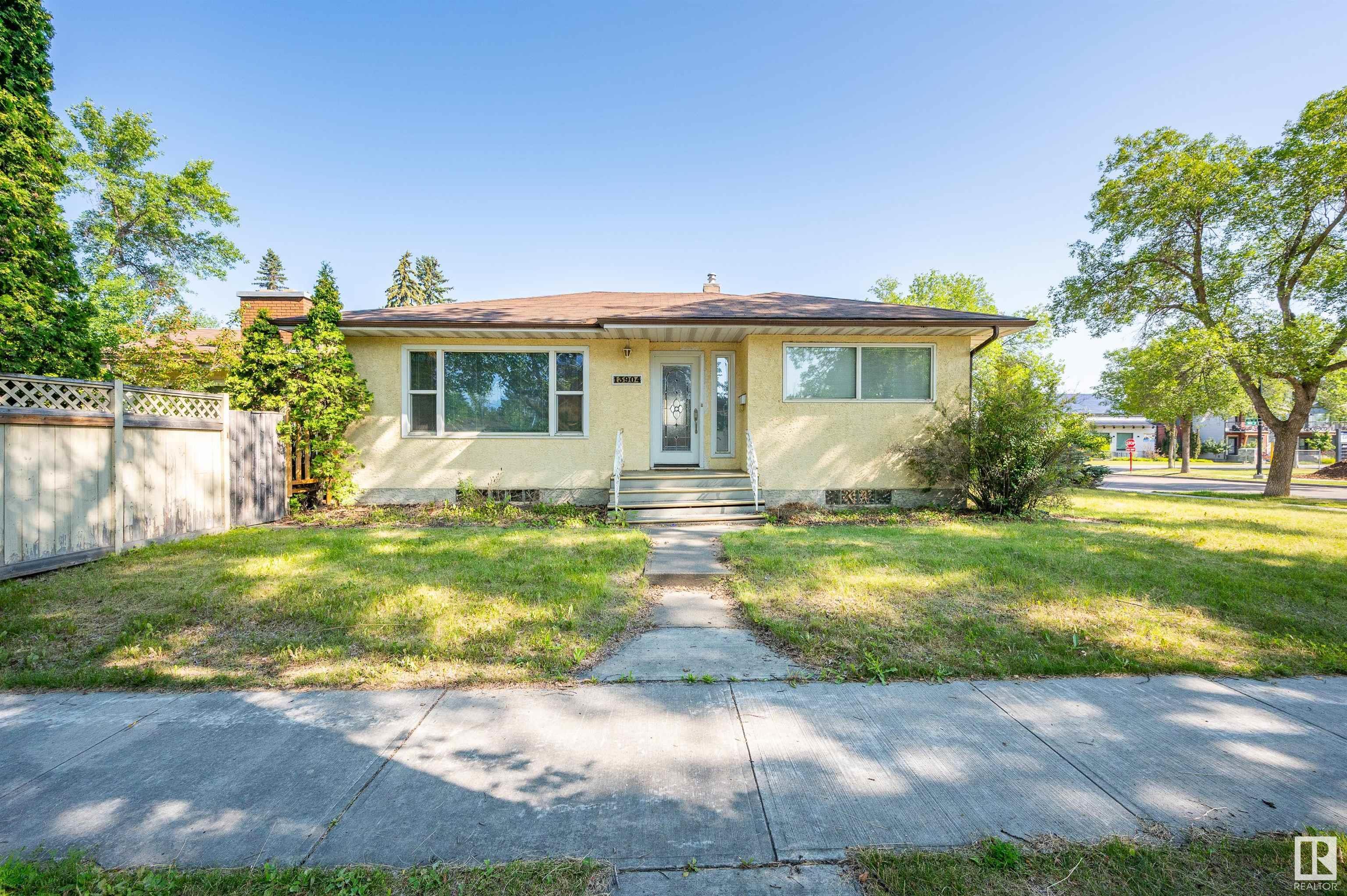 13904 109A Avenue NW  Edmonton AB T5M 2K3 photo