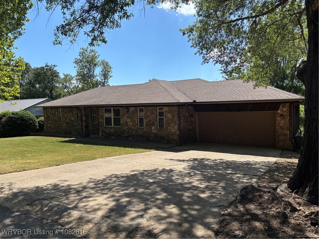 Property Photo:  115 Crest Drive  OK 74953 