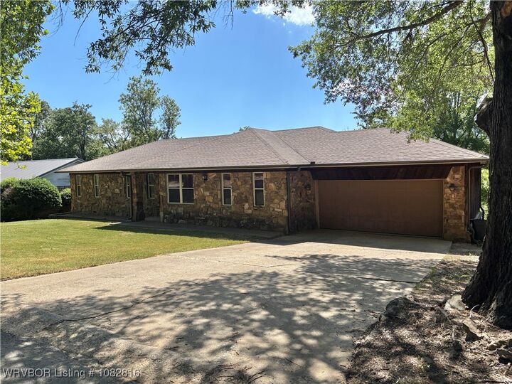 Property Photo: 115 Crest Drive OK 74953