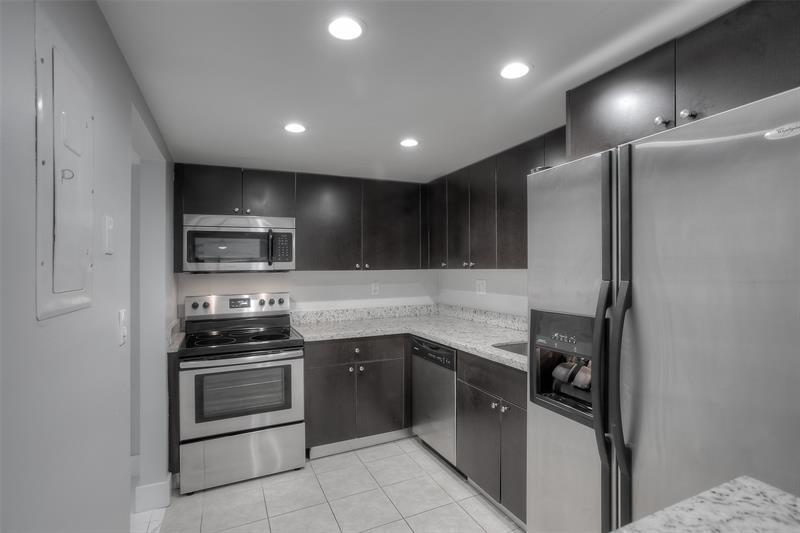 Property Photo: 303 Racquet Club Rd 312 FL 33326