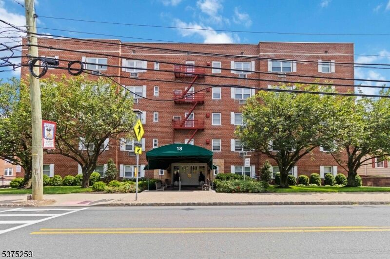 Property Photo:  18 Springfield Ave 2B  NJ 07016 