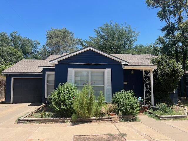 Property Photo: 2807 Elgin Avenue TX 79410