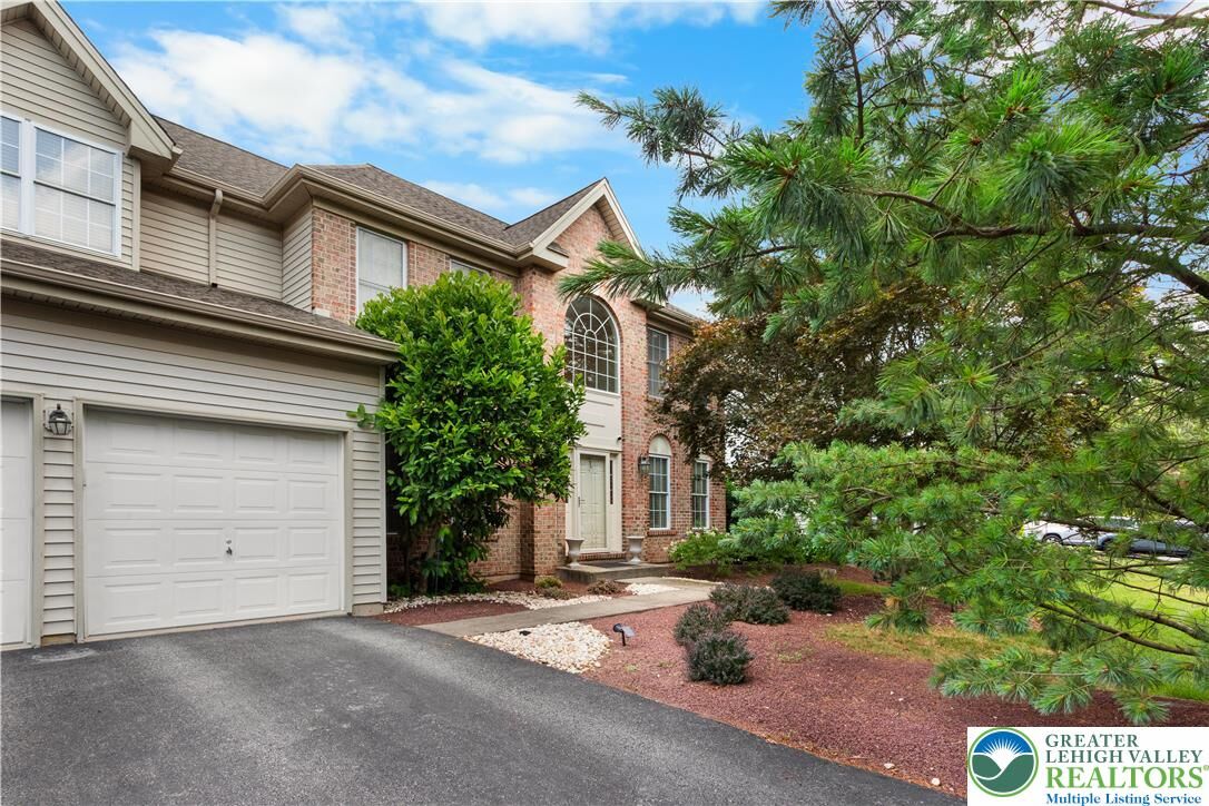 Property Photo:  4204 Maria Lane  PA 18017 