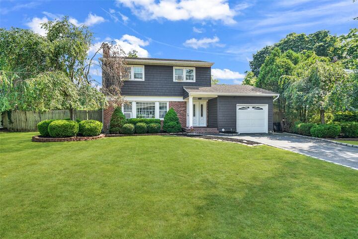 64 Woodbury Road  Hauppauge NY 11788 photo