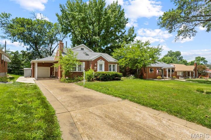 Property Photo:  6752 Eichelberger Street  MO 63109 