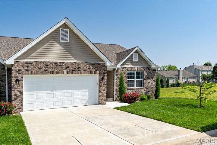 Property Photo:  1761 Old Park Lane  IL 62226 