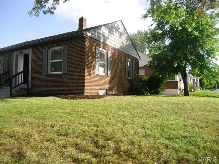Property Photo: 2564 Benton Street IL 62040