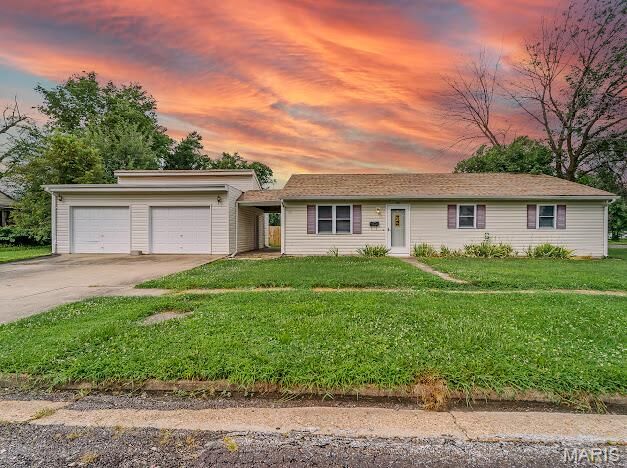 Property Photo:  401 S Lindell Street  MO 63382 