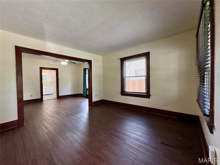Property Photo: 429 S West End Boulevard MO 63703