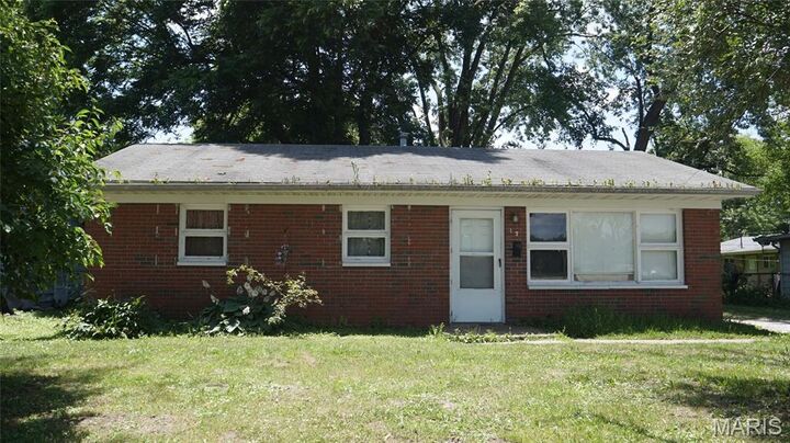 Property Photo:  17 Hanover Lane  IL 62206 