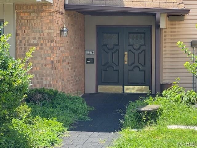 Property Photo:  1279 Guelbreth Lane 210  MO 63146 