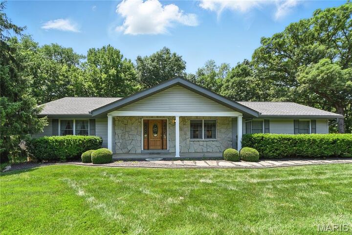 Property Photo:  3 Hickory Hill Court  MO 63366 