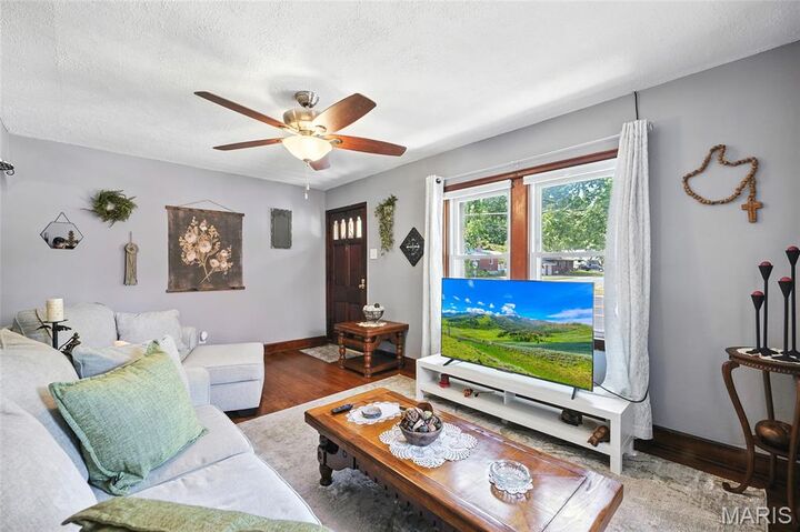 Property Photo: 904 N New Florissant Road MO 63031