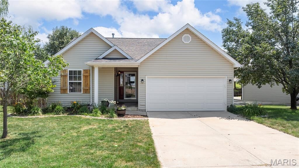 Property Photo: 56 Great Owls Way MO 63389