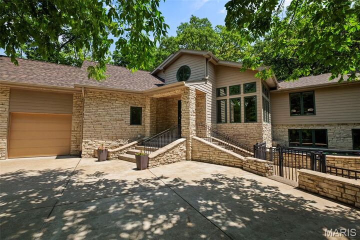 Property Photo:  1800 W Adams Avenue  MO 63122 