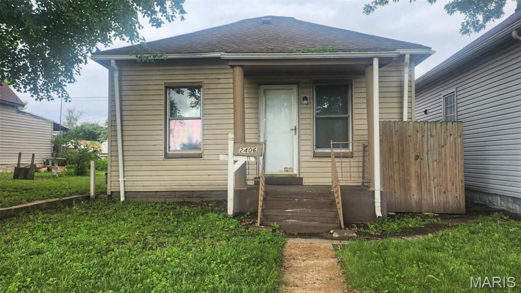 Property Photo: 2406 Missouri Ave. Avenue IL 62040