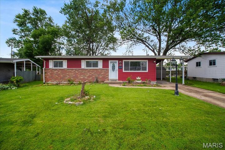 560 Falcon Drive  Florissant MO 63031 photo