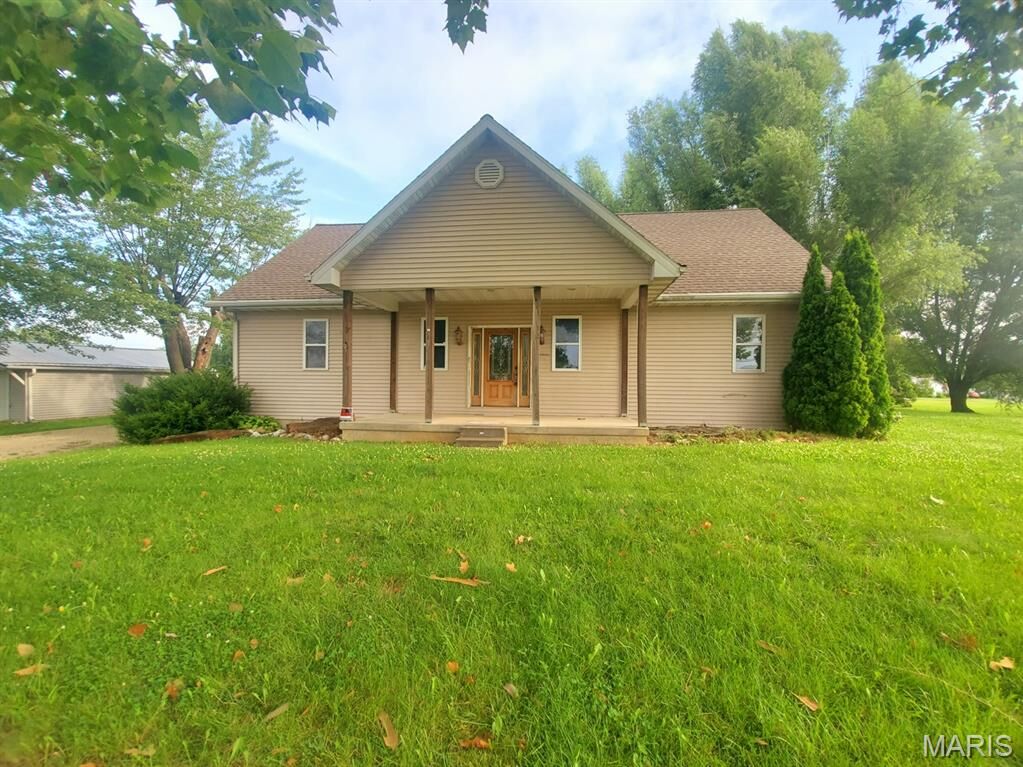 Property Photo: 104 E Bryan Street MO 63440
