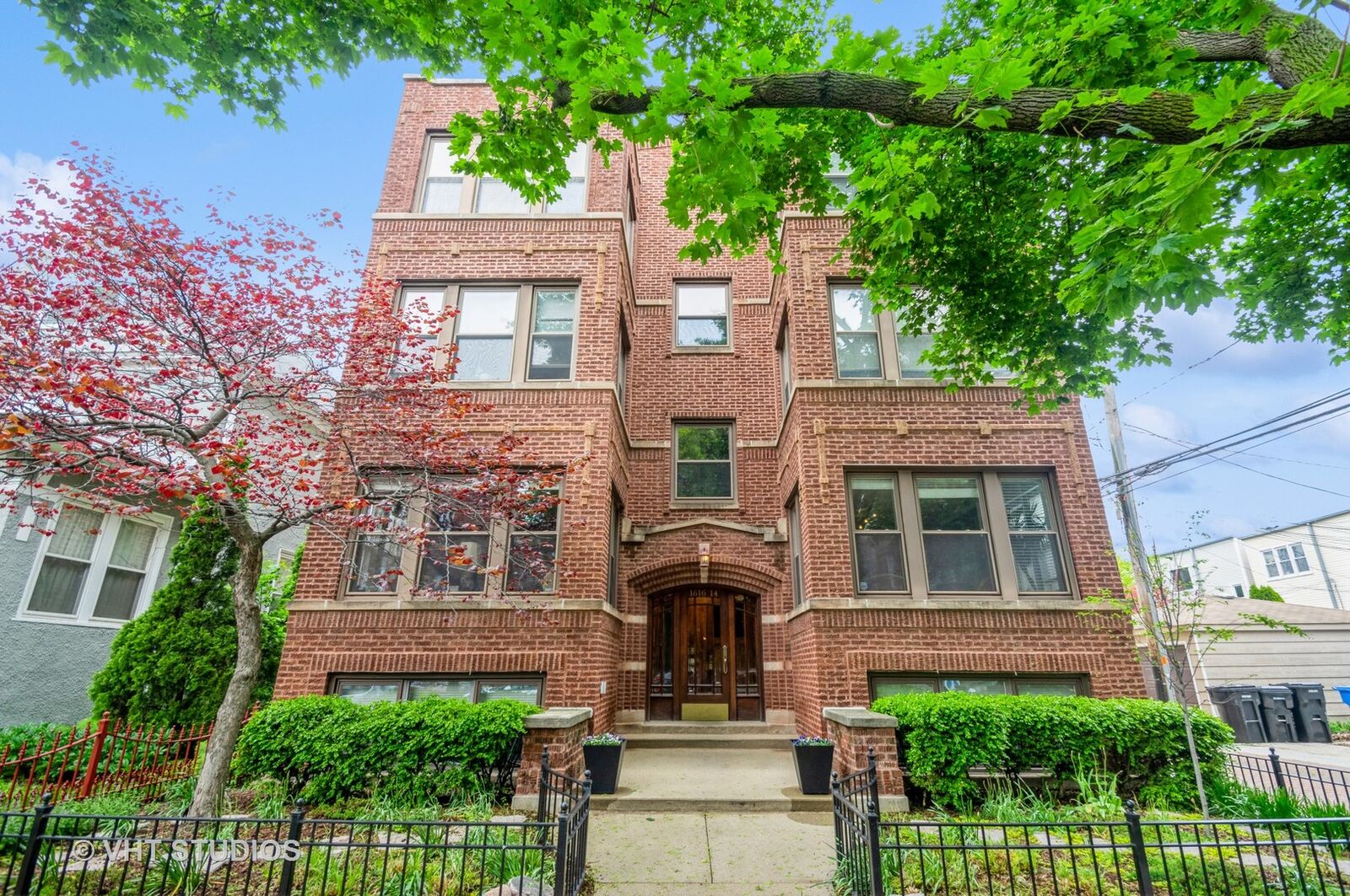 Property Photo: 1614 W Rascher Avenue 1E IL 60640