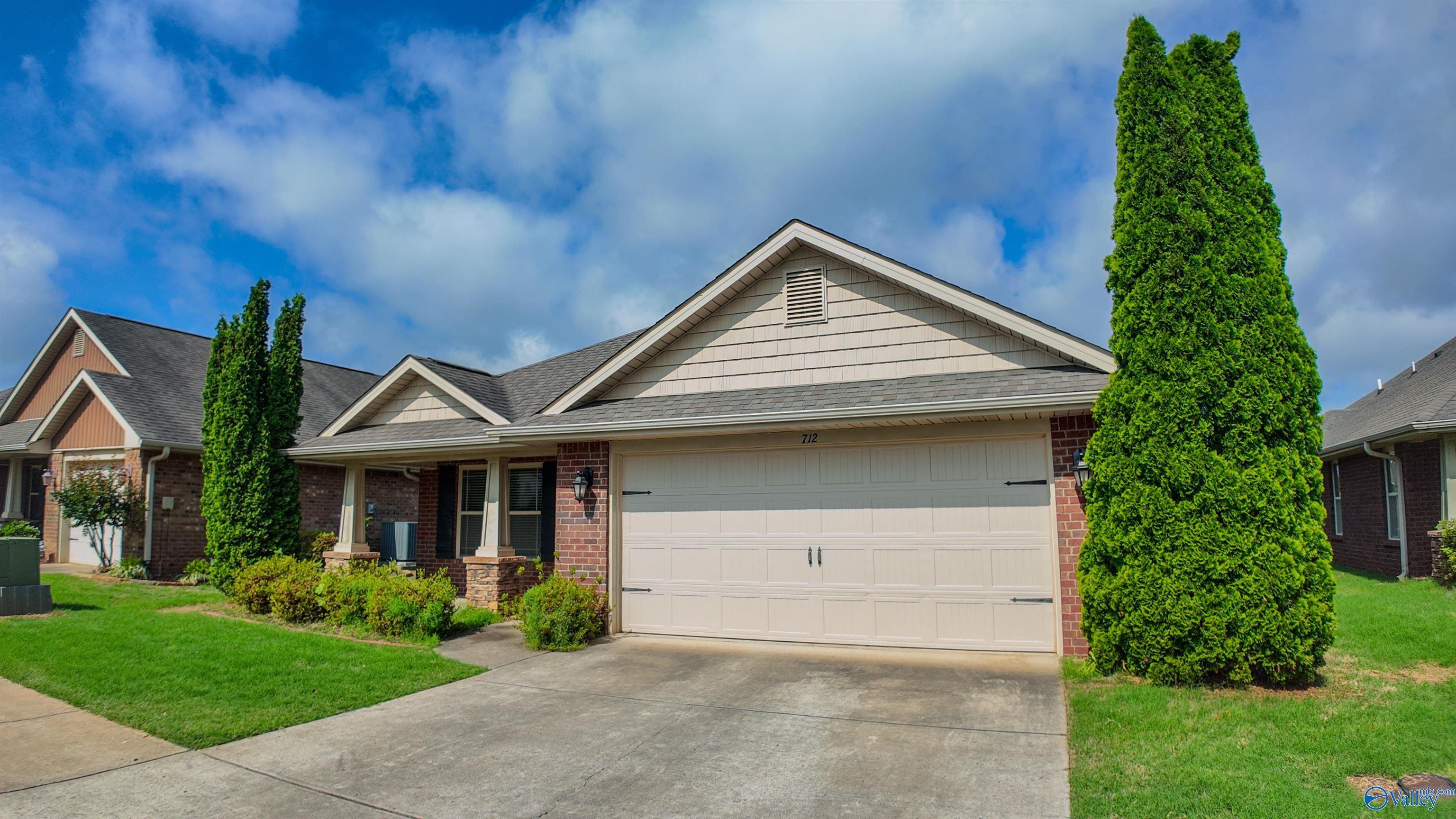 Property Photo:  712 Willow Shoals Drive  AL 35756 