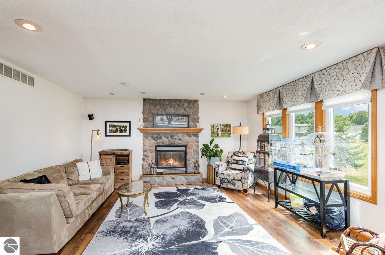 Property Photo: 2130 Flagstone Court MI 48858