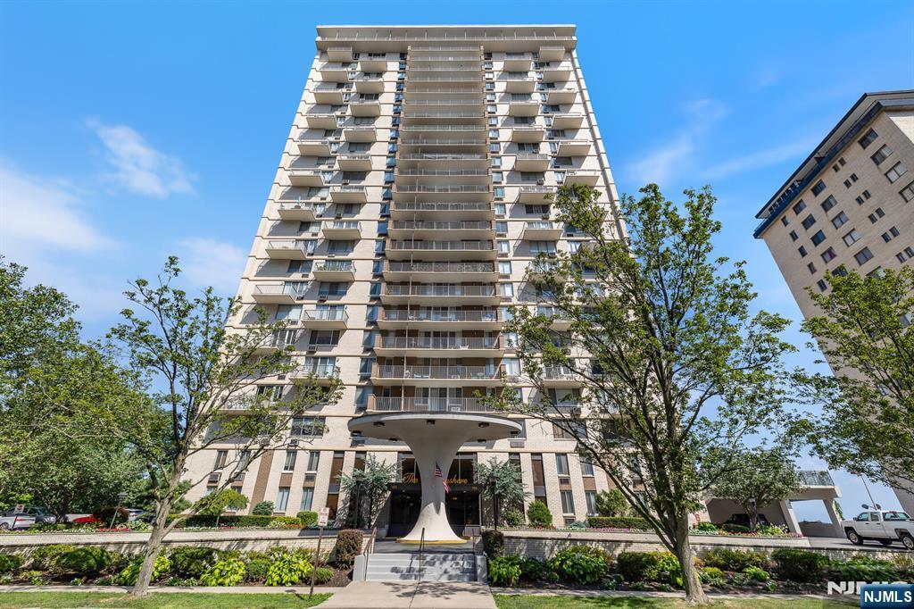 Property Photo: 160 Overlook Avenue 22F NJ 07601