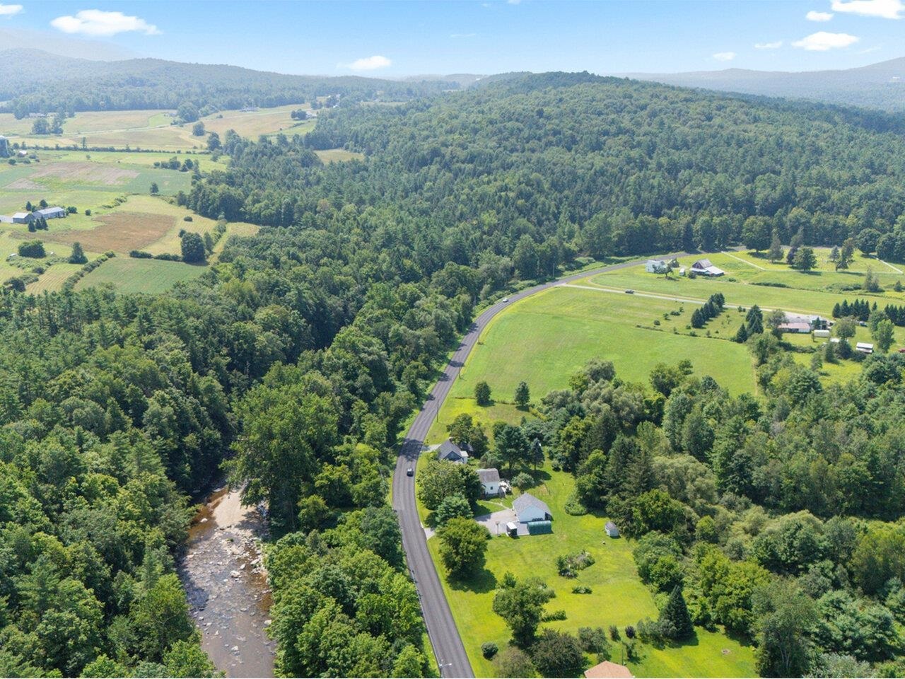 Property Photo:  4003 River Road  VT 05472 