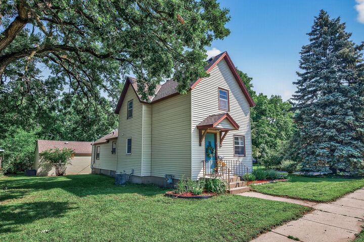 Property Photo:  319 Polk Street  MN 55303 