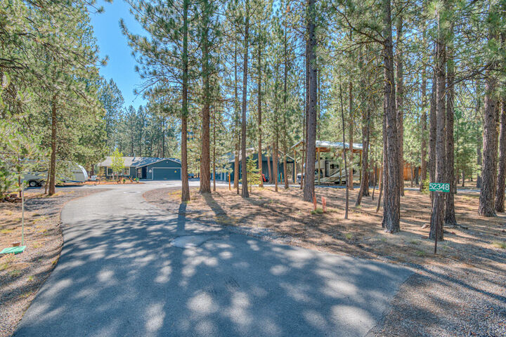 Property Photo: 52348 Barberry Circle OR 97739