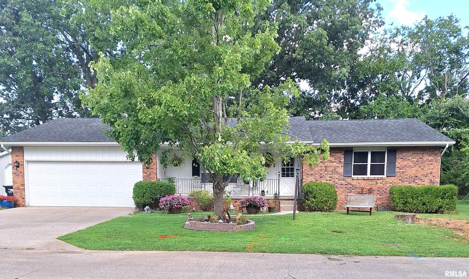 Property Photo:  14 Acorn Drive  IL 62946 