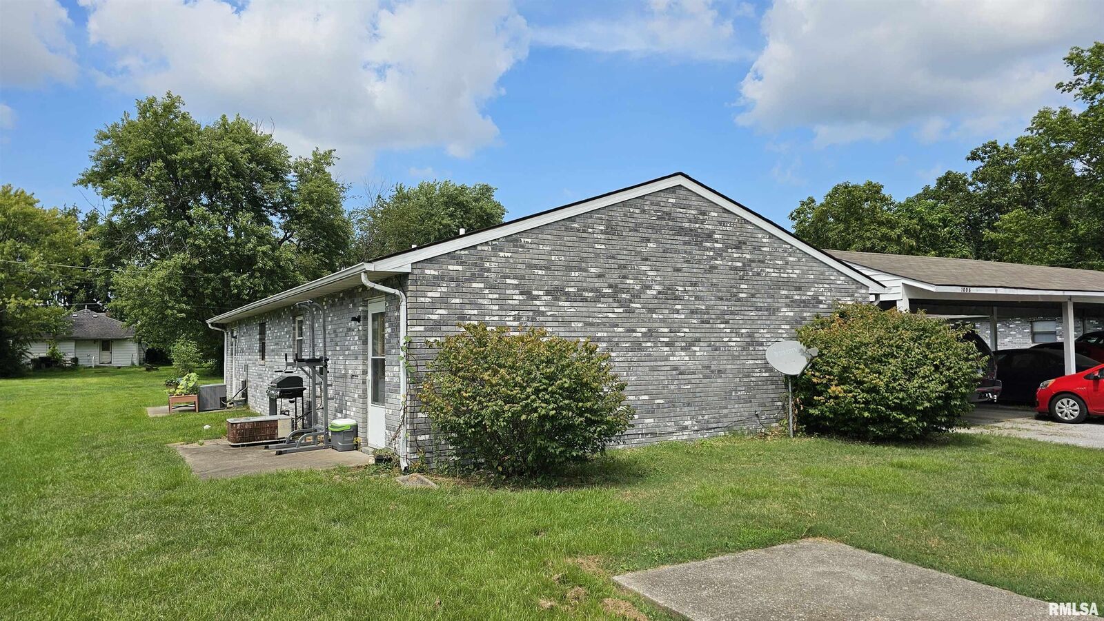 Property Photo: 1006 E Griggs Street IL 62959