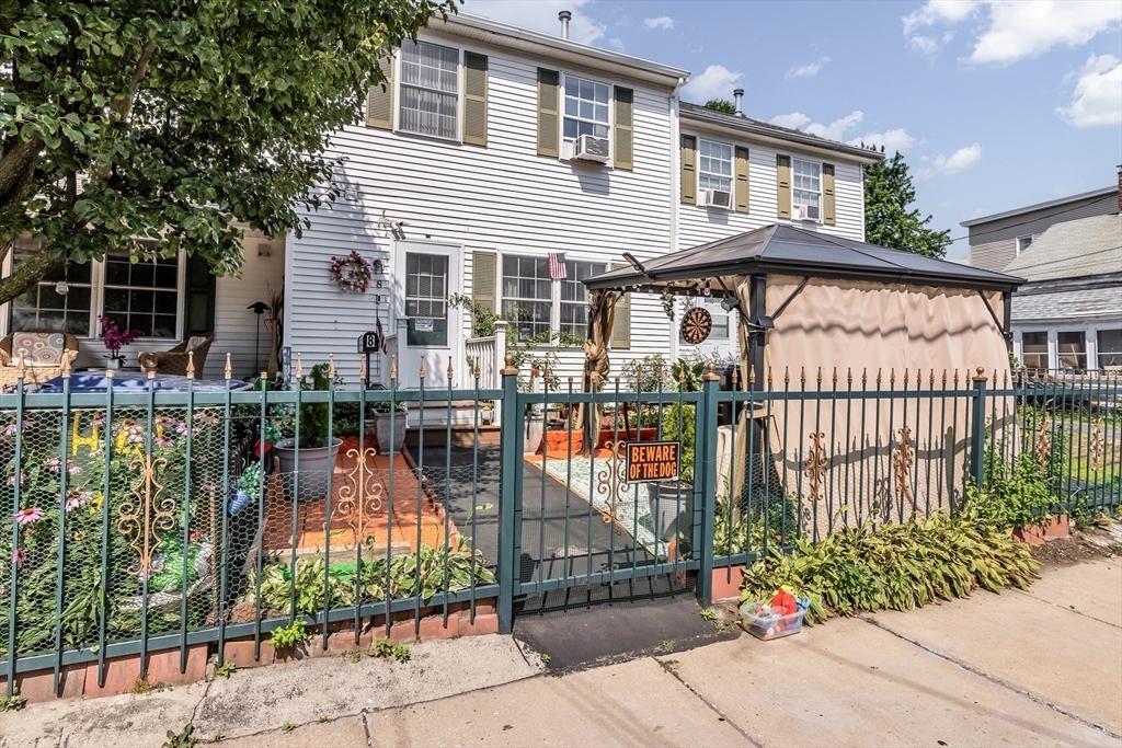 Property Photo:  8 Hall St 8  MA 01841 