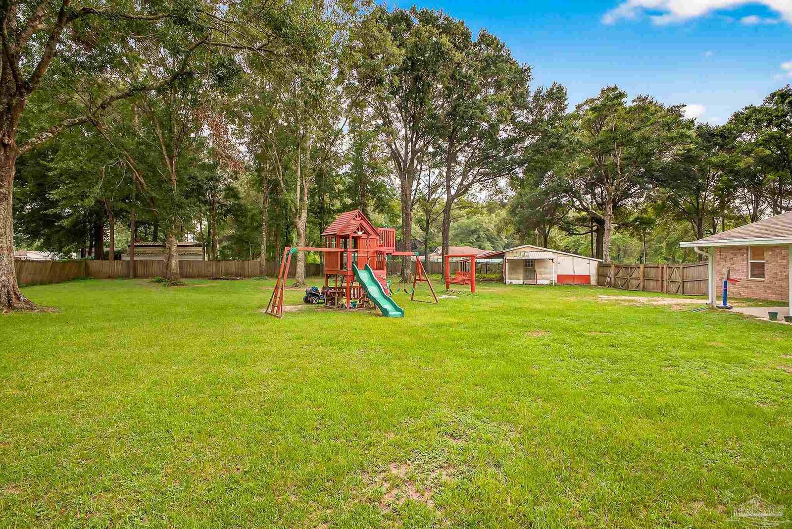 Property Photo: 4721 W Molino Rd FL 32577