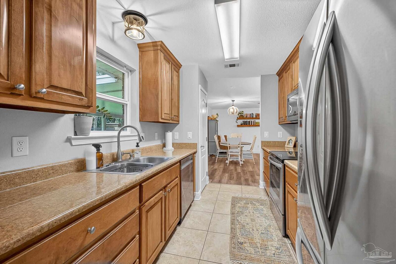 Property Photo: 4721 W Molino Rd FL 32577