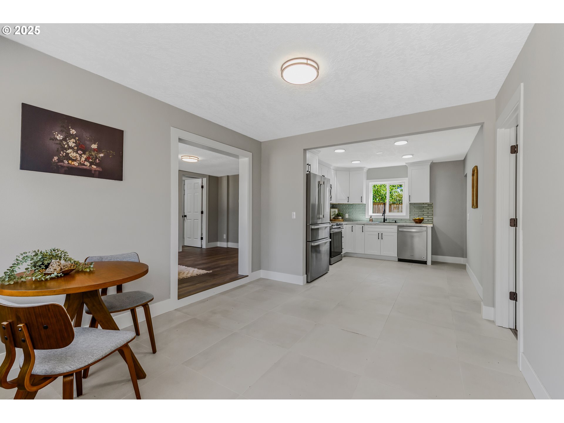 Property Photo: 8220 SE Gray St OR 97086