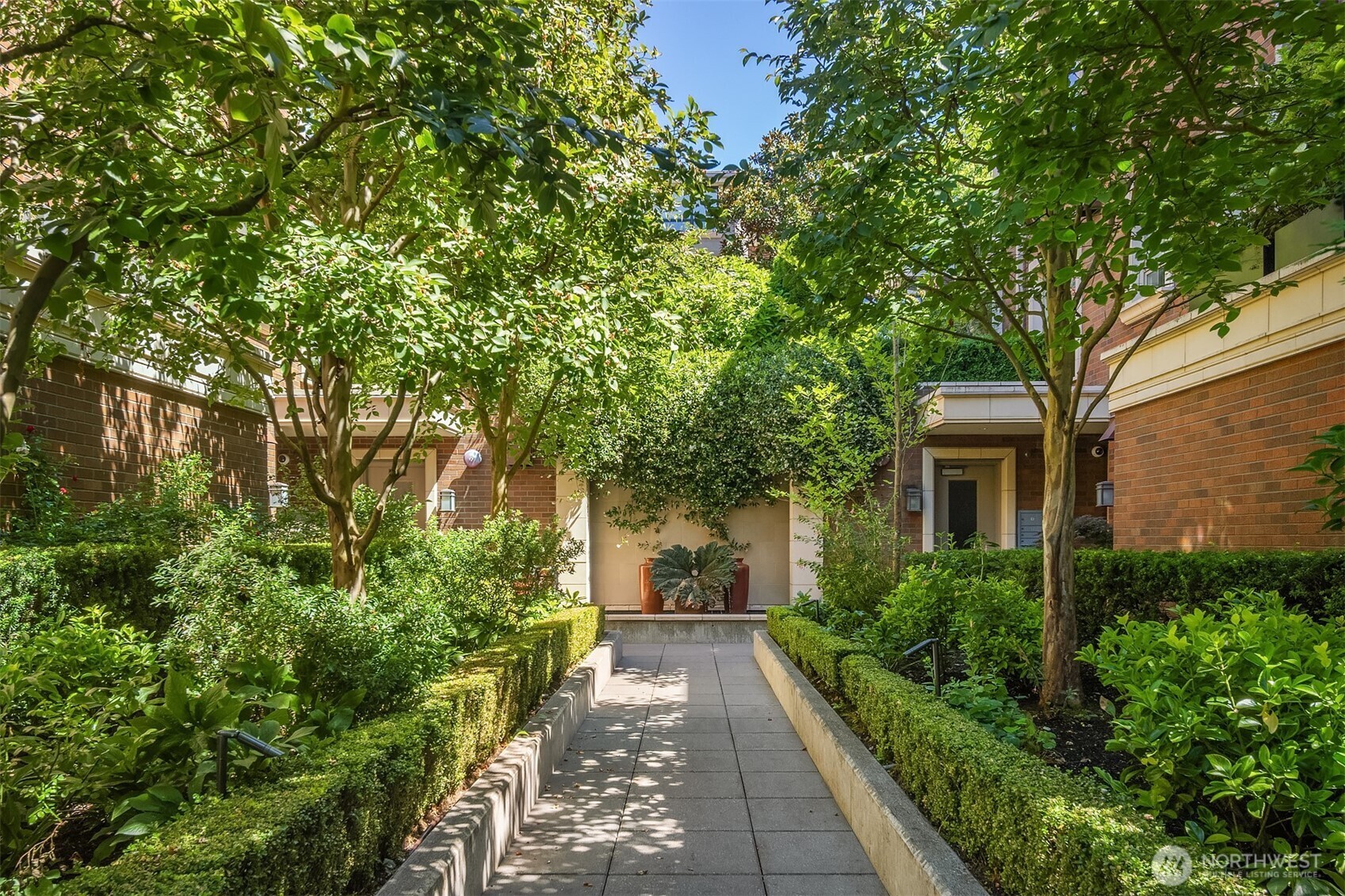 Property Photo: 1168 Harvard Avenue E P7 WA 98102