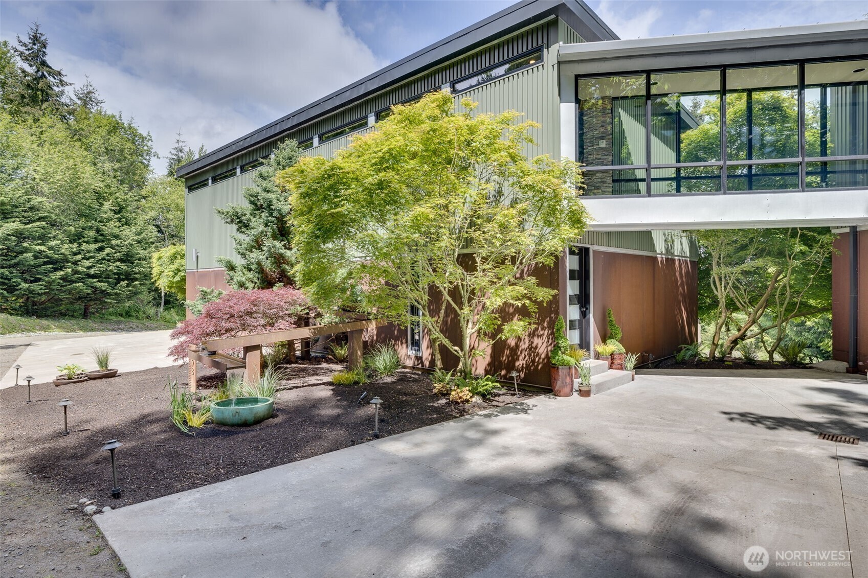 Property Photo: 298 Echo Ridge Way WA 98282