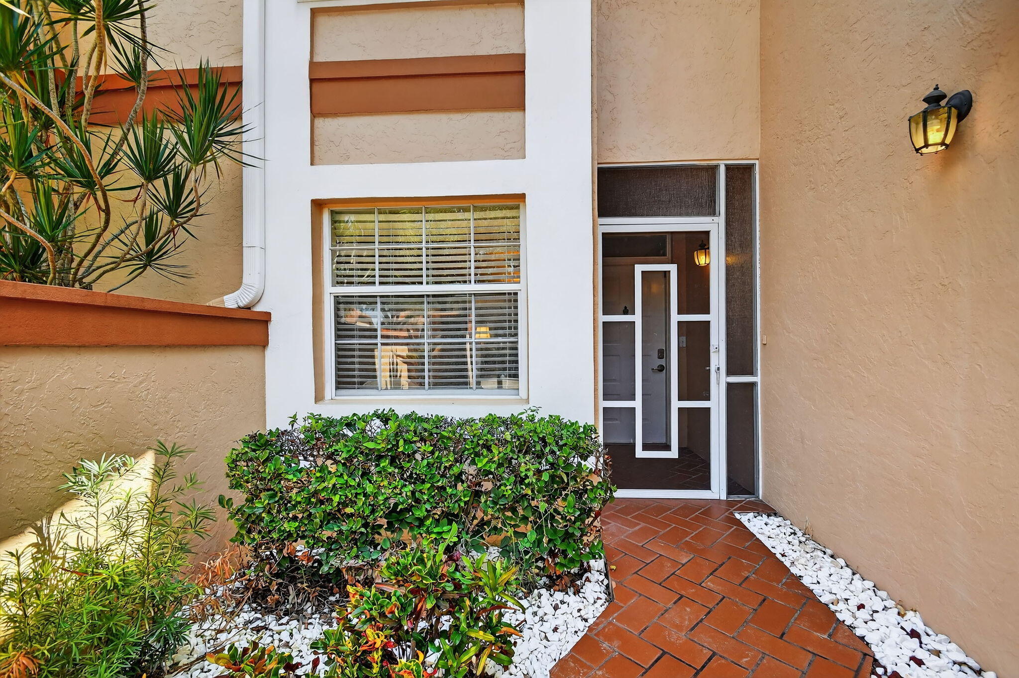 Property Photo: 9685 Shadybrook Drive 102 FL 33437