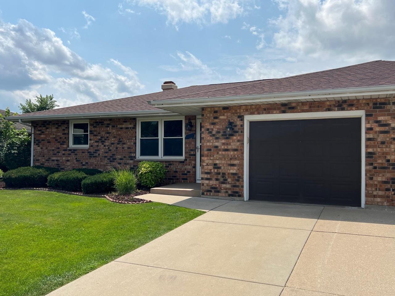 Property Photo:  2501 North Lexington Drive 2  WI 53545 