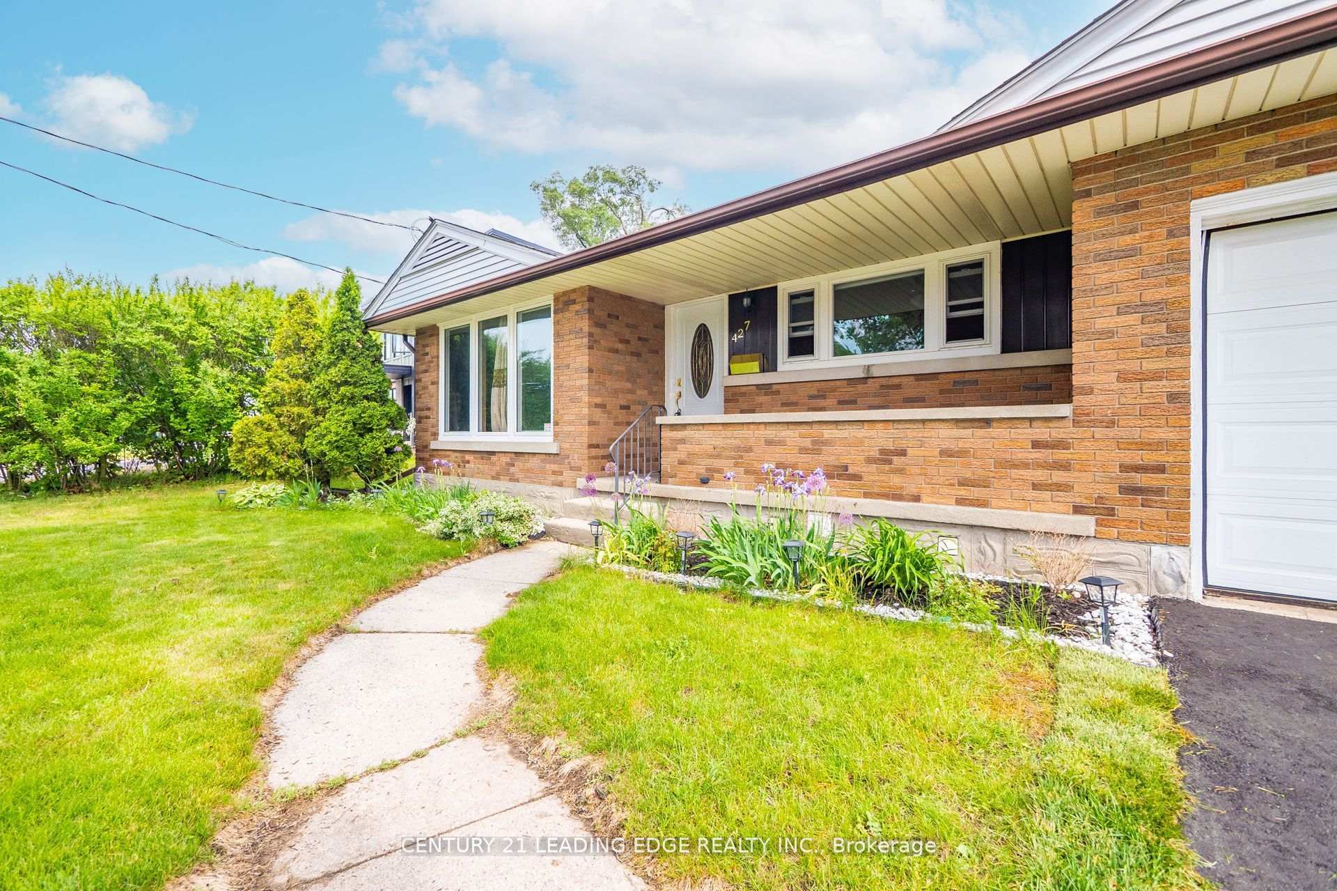 Photo de la propriété: 427 Krug Street ON N2B 1K9