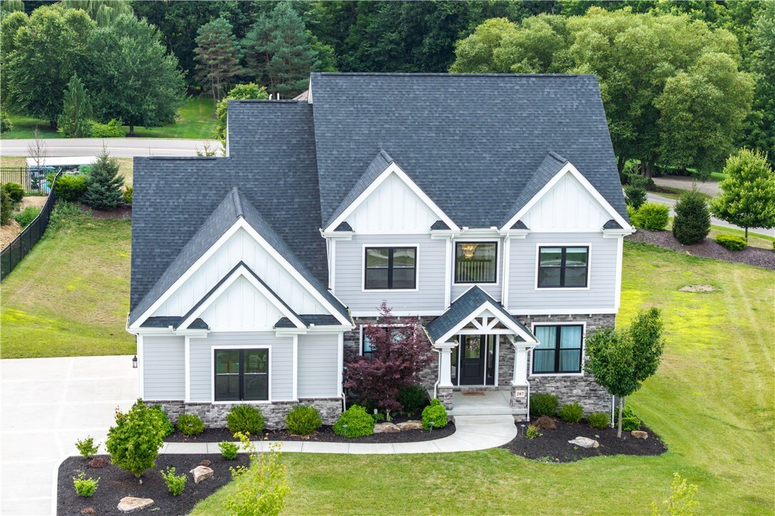 Property Photo: 207 Monterey Court PA 16046