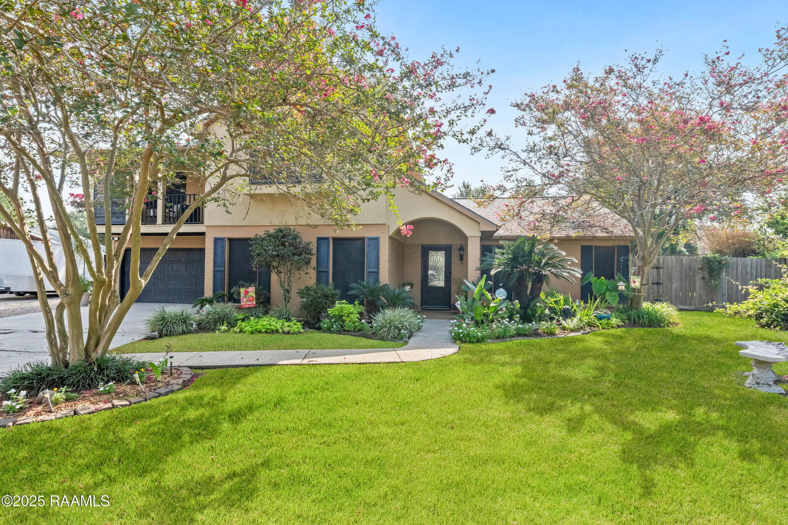 Property Photo:  102 Longwood Drive  LA 70508 