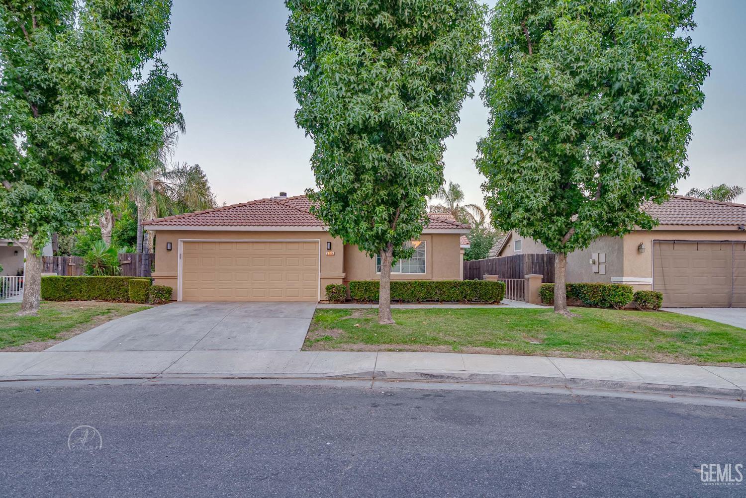 Property Photo: 5004 Mill Wheel Drive CA 93313