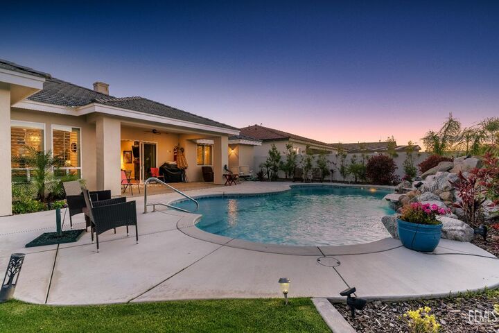 Property Photo:  13714 Stonethwaite Lane  CA 93311 