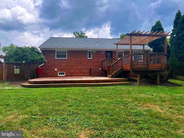 Property Photo:  2016 Patrick Henry Drive  VA 22205 