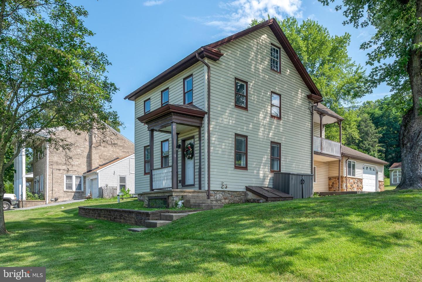 Property Photo: 1868 Water Street PA 17582