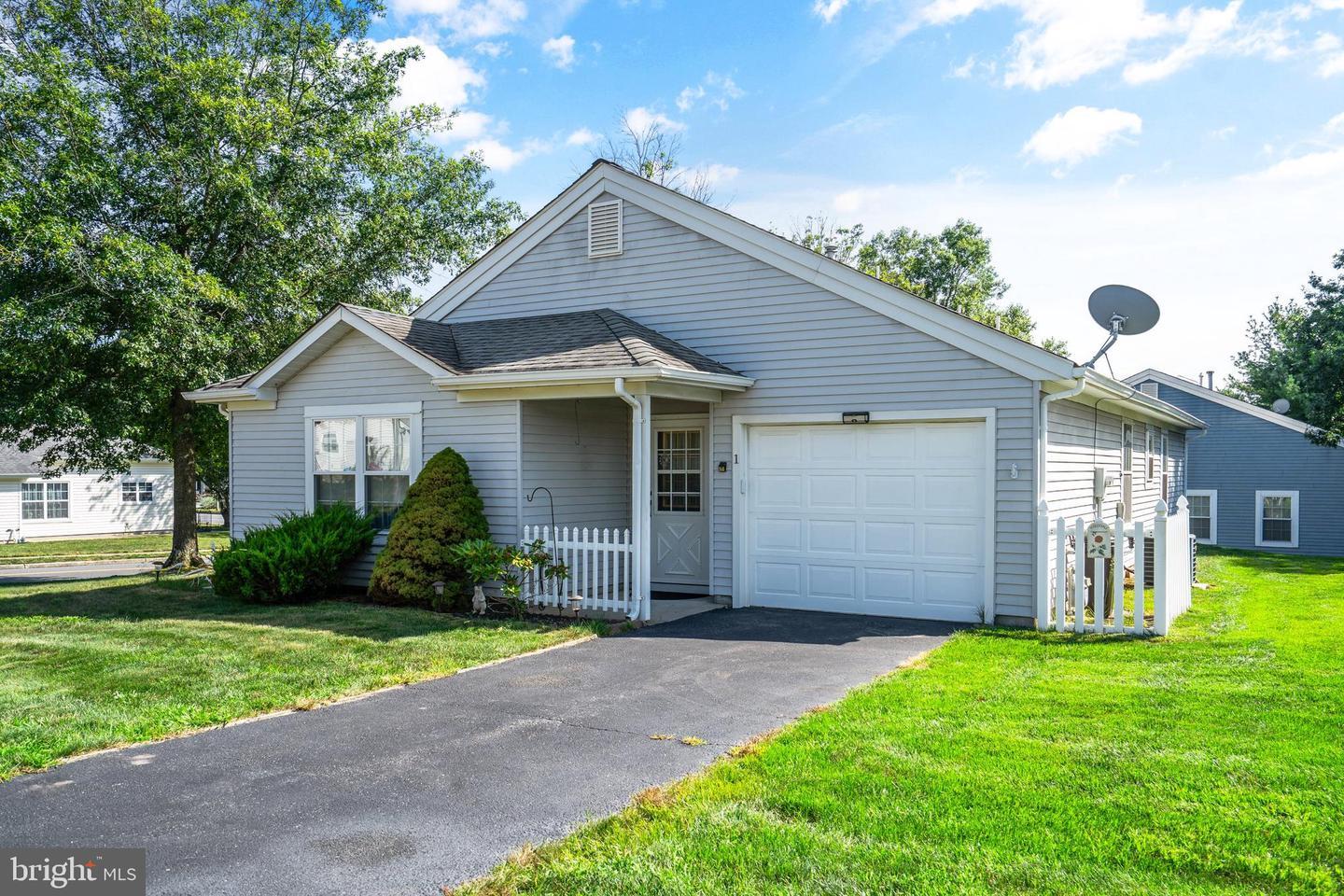 Property Photo:  1 Sequoia Court  NJ 08005 