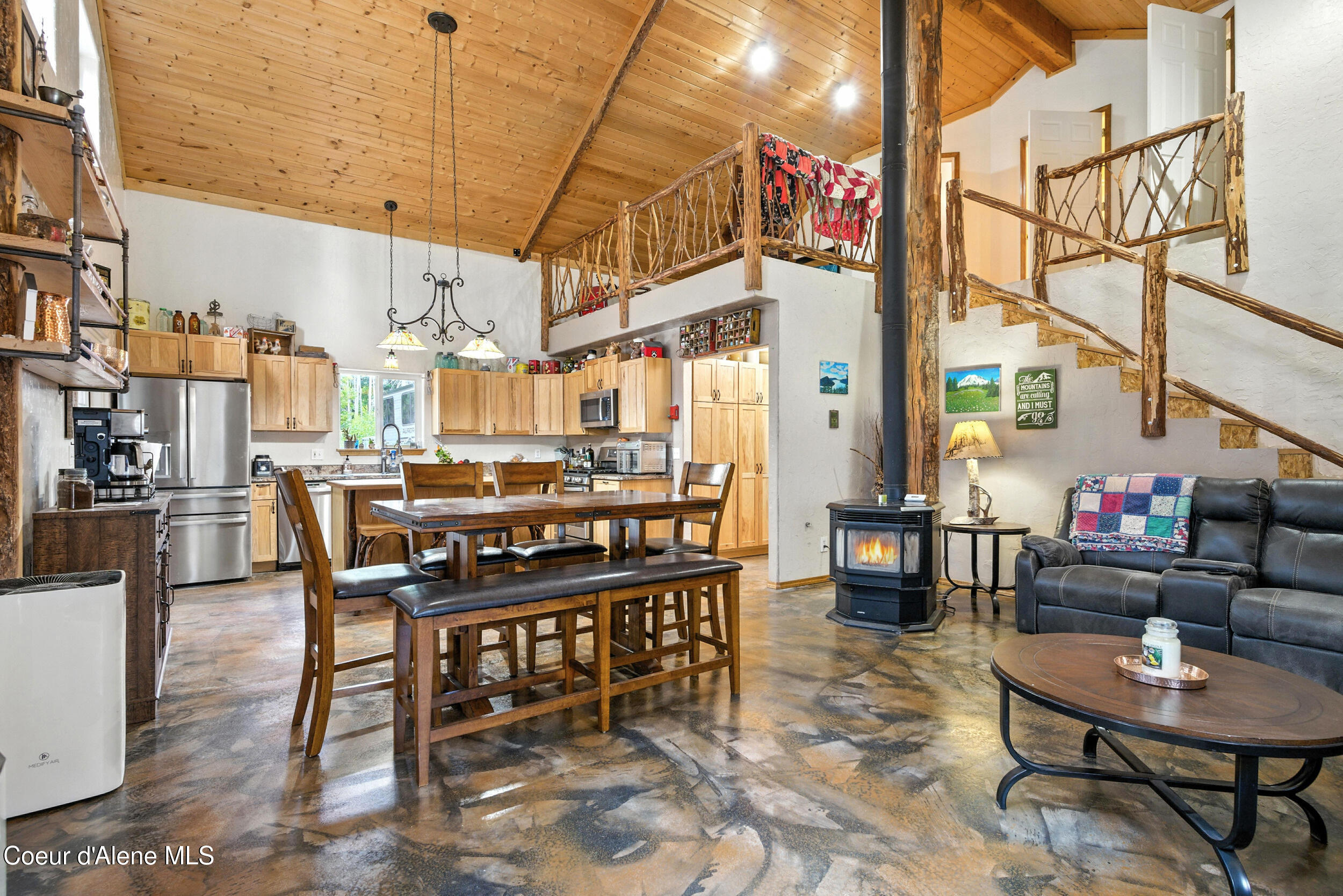 Property Photo: 528 Trapper Creek Rd ID 83864
