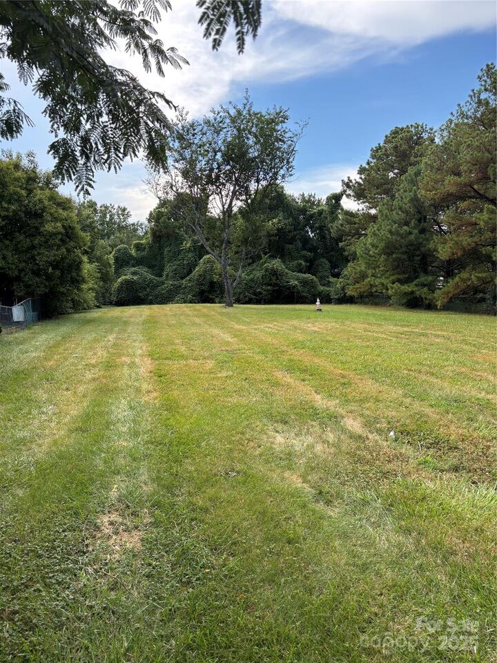 Property Photo:  5914 Nations Ford Road  NC 28217 