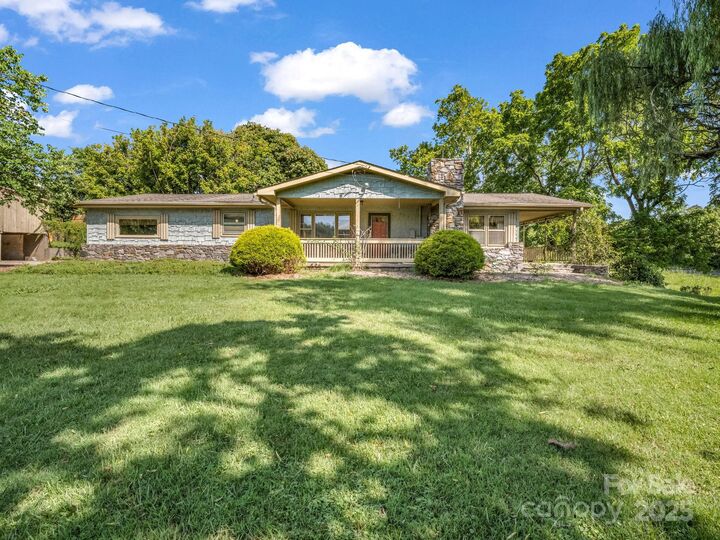 Property Photo: 430 Mag Sluder Road NC 28701
